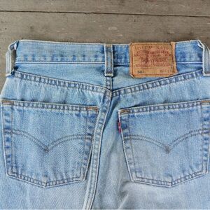 Vintage Levi's 501 Light Blue Straight Jeans (fits size 24)